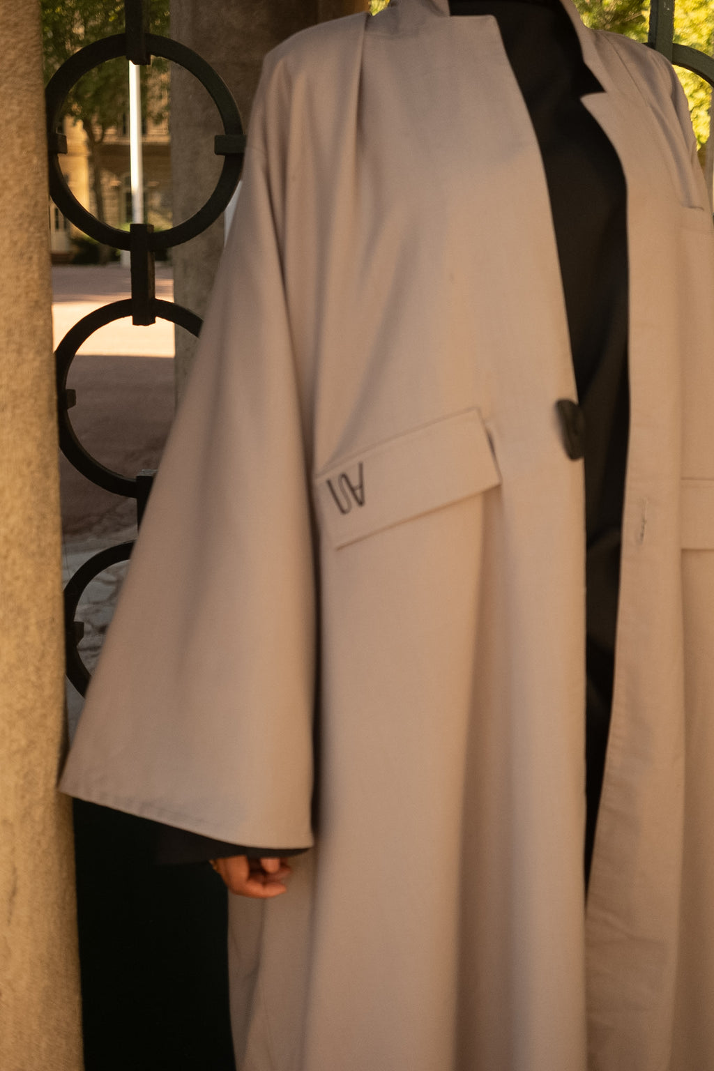 AZRA — Abaya Blazer - beige